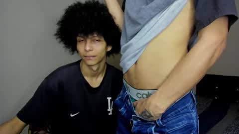 Carlos and Cristian  online show from 11/11/25, 08:42