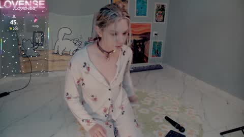 NONA    follow online show from 09/16/25, 05:08