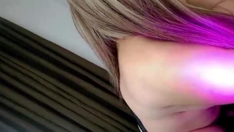 MELA WILLER online show from 08/06/26, 10:22