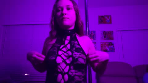 Snapshot of carelessbby10 chatting on 07/16/26, 04:18 carelessbby10 online show from 07/16/26, 04:18
