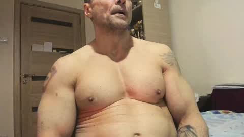 Snapshot of carin_the_body chatting on 02/22/25, 03:01 Laz online show from 02/22/25, 03:01