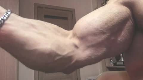Snapshot of carin_the_body chatting on 02/25/25, 06:47 Laz online show from 02/25/25, 06:47