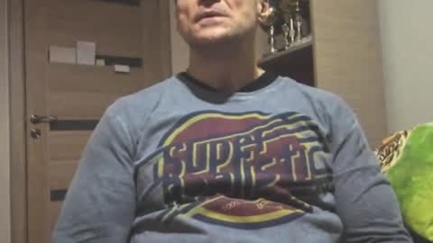 Snapshot of carin_the_body chatting on 11/04/25, 05:01 Laz online show from 11/04/25, 05:01