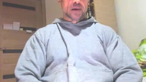 Snapshot of carin_the_body chatting on 11/09/25, 06:50 Laz online show from 11/09/25, 06:50