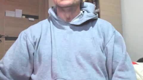 Snapshot of carin_the_body chatting on 11/23/25, 09:03 Laz online show from 11/23/25, 09:03