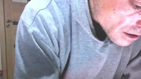 Snapshot of carin_the_body chatting on 11/26/25, 02:01 Laz online show from 11/26/25, 02:01