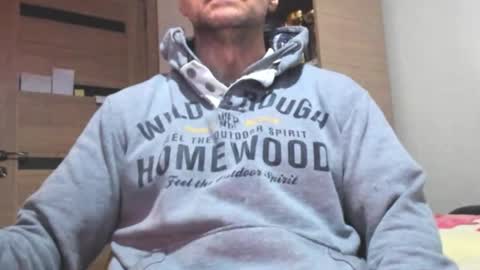 Snapshot of carin_the_body chatting on 12/01/25, 06:07 Laz online show from 12/01/25, 06:07