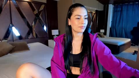 Snapshot of carina_rossi chatting on 12/23/24, 11:47 Carina online show from 12/23/24, 11:47