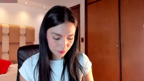 Snapshot of carina_rossi chatting on 12/27/24, 03:09 Carina online show from 12/27/24, 03:09