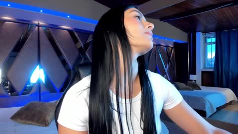 Snapshot of carina_rossi chatting on 01/09/25, 11:25 Carina online show from 01/09/25, 11:25