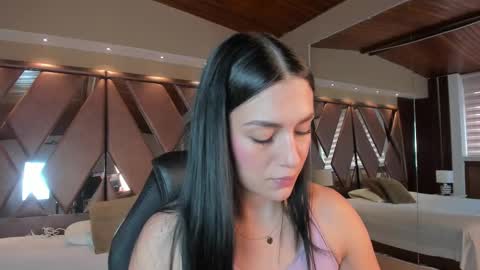 Snapshot of carina_rossi chatting on 10/10/25, 12:48 Carina online show from 10/10/25, 12:48
