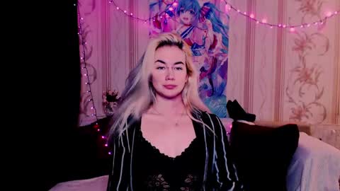 Snapshot of carinfox chatting on 06/08/26, 03:07 Carin online show from 06/08/26, 03:07