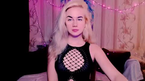 Snapshot of carinfox chatting on 06/16/26, 06:43 Carin online show from 06/16/26, 06:43