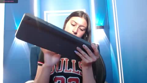 Snapshot of caritoluna_ chatting on 11/22/25, 03:49 Carito online show from 11/22/25, 03:49