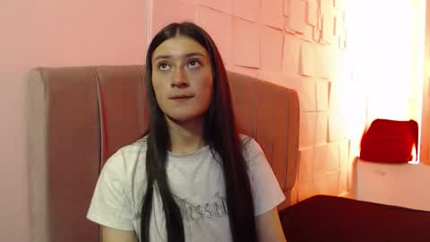 Snapshot of caritoluna_ chatting on 12/02/25, 03:34 Carito online show from 12/02/25, 03:34