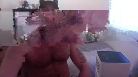 Snapshot of carl_beauchamp chatting on 10/16/25, 05:14 CarlBeauXXX online show from 10/16/25, 05:14