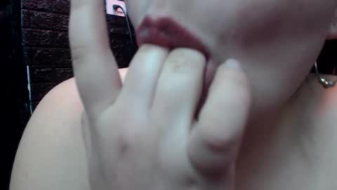 Snapshot of carla_999 chatting on 10/04/25, 02:04 carla_999 online show from 10/04/25, 02:04