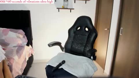 Snapshot of carla_adamss chatting on 11/09/25, 05:39 Carla online show from 11/09/25, 05:39