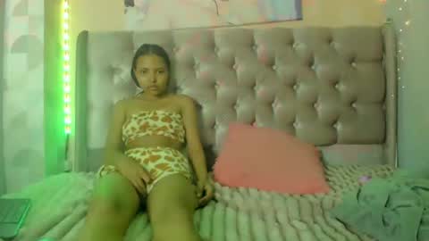 Carla y Camila  online show from 06/20/26, 04:54