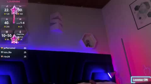 Snapshot of carla_rosee chatting on 12/01/25, 11:04 carla online show from 12/01/25, 11:04