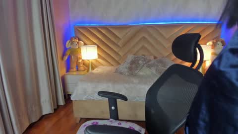 Carla Santini online show from 12/28/24, 10:02