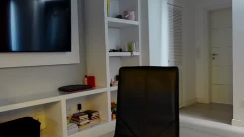 Snapshot of carla_secretary chatting on 06/17/26, 01:23 carla_secretary online show from 06/17/26, 01:23