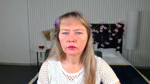 Snapshot of carla_vogue chatting on 11/04/25, 03:05 Carla Vogue online show from 11/04/25, 03:05