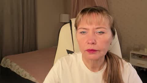 Snapshot of carla_vogue chatting on 11/05/25, 03:17 Carla Vogue online show from 11/05/25, 03:17