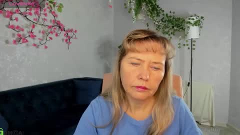 Snapshot of carla_vogue chatting on 11/28/25, 10:51 Carla Vogue online show from 11/28/25, 10:51