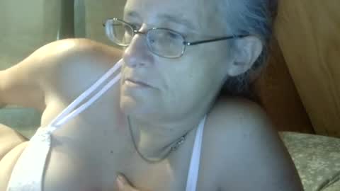 carleeswoman08 online show from 06/19/26, 02:21