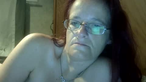 carleeswoman08 online show from 06/24/26, 11:42