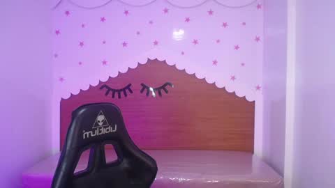 CARLYE   online show from 10/04/25, 03:15