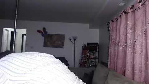 Snapshot of carliecreams chatting on 01/07/25, 03:14 Carlie online show from 01/07/25, 03:14