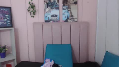 Snapshot of carlin_gimenes707rs chatting on 09/18/25, 01:02 CARLIN GIMENES online show from 09/18/25, 01:02