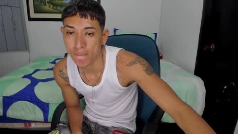 Snapshot of carlitosex09 chatting on 12/22/24, 04:38 master online show from 12/22/24, 04:38