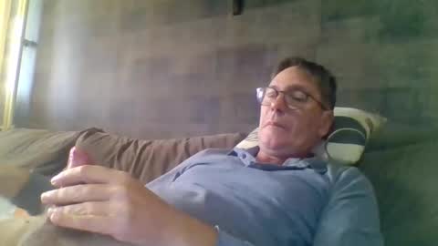 carlonebraska112233 online show from 10/15/25, 07:41