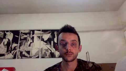 Snapshot of carlos037tm chatting on 02/08/25, 04:25 Carlos online show from 02/08/25, 04:25