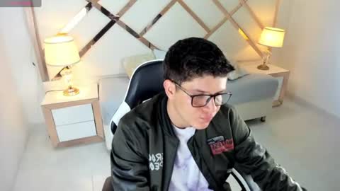 Snapshot of carlos_brinez chatting on 08/02/26, 01:37 Carlos online show from 08/02/26, 01:37