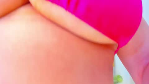 Snapshot of carlota_peach chatting on 01/19/25, 09:01 Andrea online show from 01/19/25, 09:01