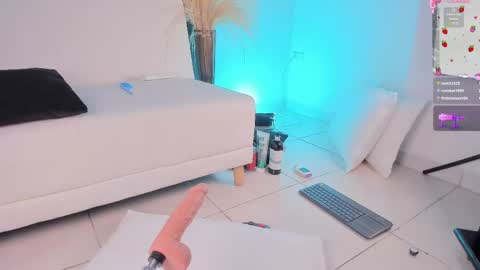 carly__lopez online show from 05/27/26, 01:57