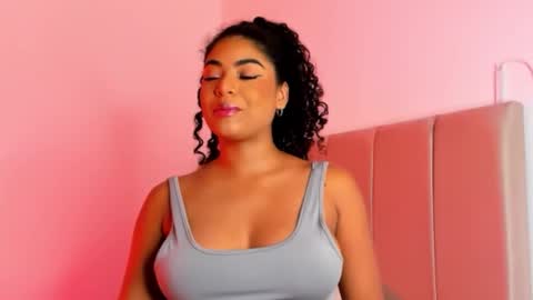 Littlecarly  online show from 01/16/26, 09:19