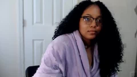 Snapshot of carmellovekisses chatting on 09/14/25, 10:09 CARAMEL xoxo online show from 09/14/25, 10:09