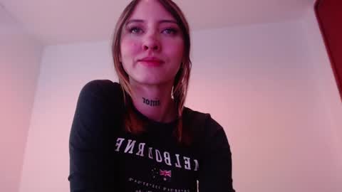 Snapshot of carmennrusso chatting on 02/26/25, 12:05 carmennrusso online show from 02/26/25, 12:05