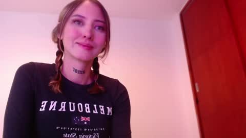 Snapshot of carmennrusso chatting on 02/27/25, 12:21 carmennrusso online show from 02/27/25, 12:21