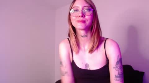 Snapshot of carmennrusso chatting on 03/07/25, 01:20 carmennrusso online show from 03/07/25, 01:20