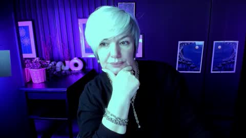 Snapshot of carmensoft chatting on 11/29/25, 08:45 Carmen online show from 11/29/25, 08:45