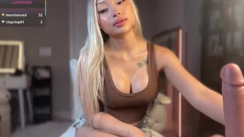 carmenxrose online show from 10/11/25, 02:33