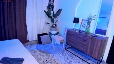 CARMILLA ROSS online show from 05/15/26, 02:35