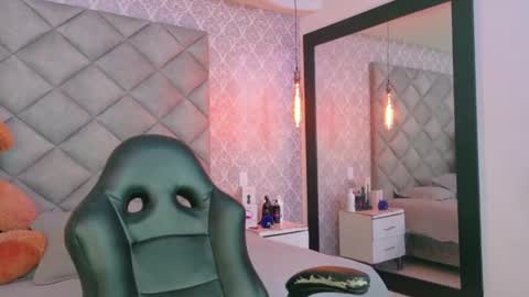 Snapshot of caro_adams1 chatting on 11/17/25, 12:44 caro_adams1 online show from 11/17/25, 12:44