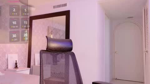 caro_adams1 online show from 02/11/26, 11:04